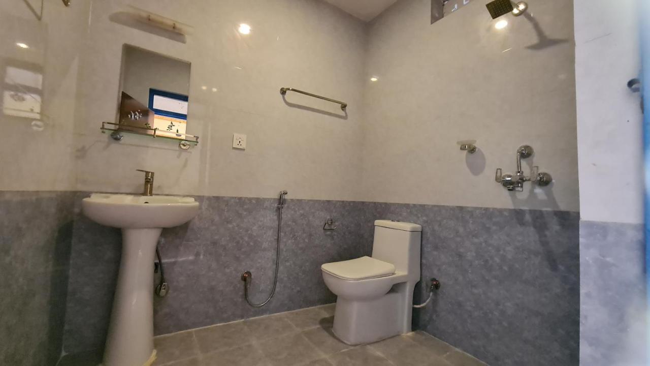 Temple Town Inn Катманду Экстерьер фото
