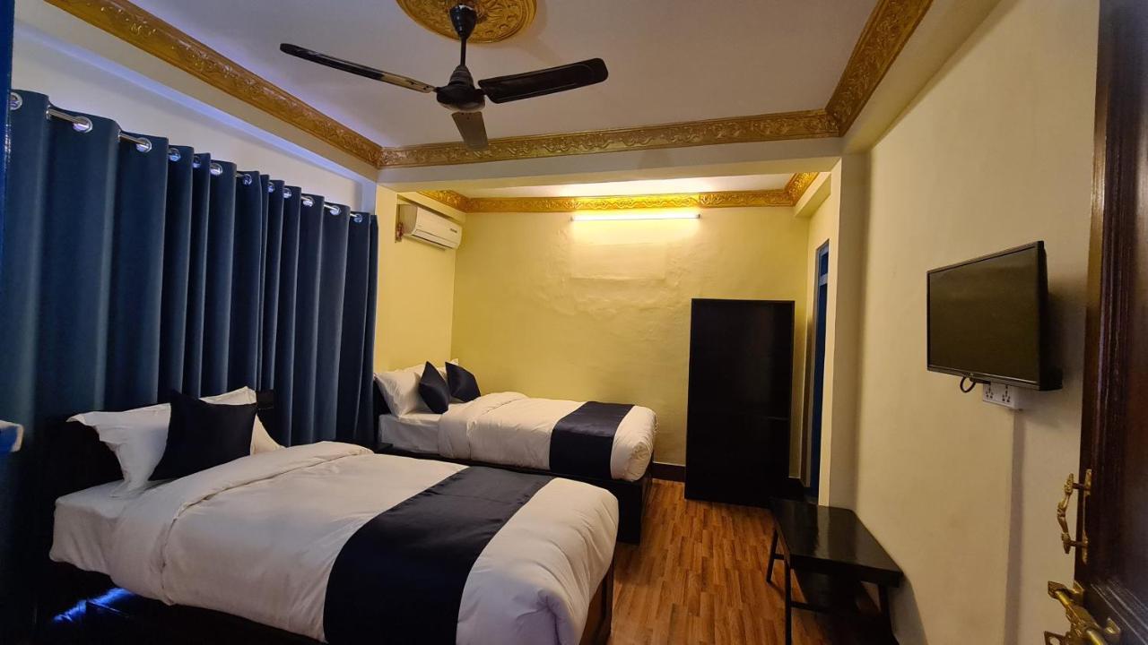 Temple Town Inn Катманду Экстерьер фото